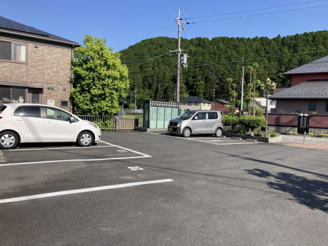 エスガーデン杉の駐車場