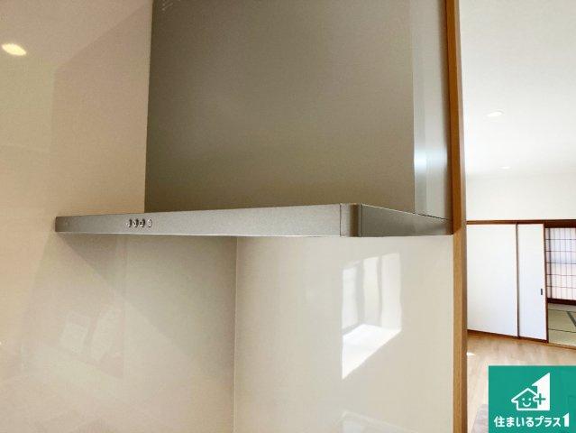 加古川市野口町良野　中古一戸建ての設備|汚れにくいスロットフィルタでお手入れラクラク！ＬＥＤ照明付き！
