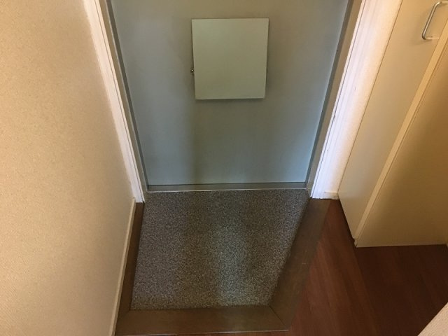 レオパレスルミエールの玄関|きれいな玄関です
