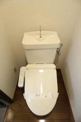 ハイツセジュールⅡのトイレ|落ち着いた色調のトイレです