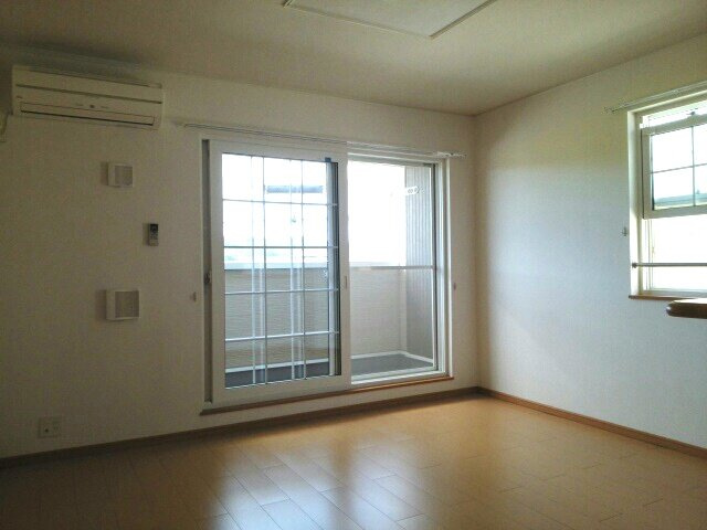 【居間・リビング】 | クレメントＢ | ゆったりとした居間です