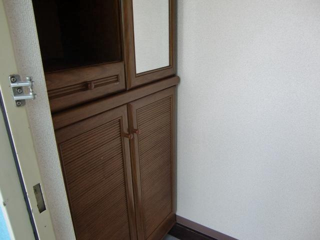 収納もある玄関です