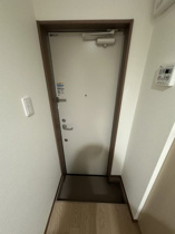 収納もある玄関です