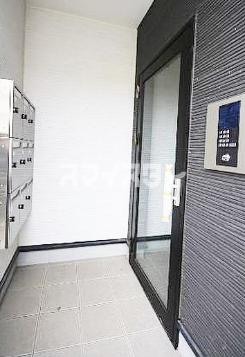 船橋市習志野台２丁目のアパートのエントランス