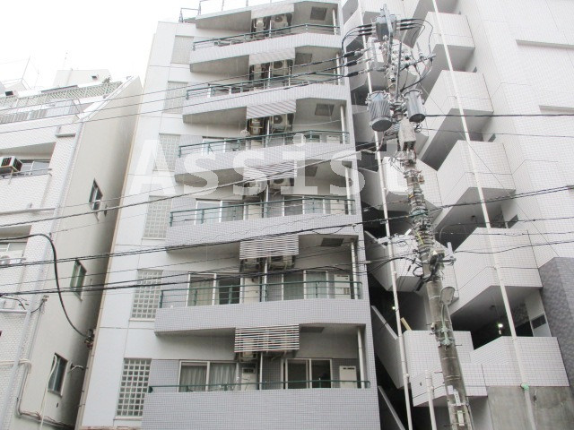 アブレスト島津山の外観
