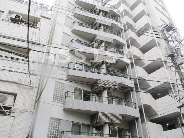 アブレスト島津山の外観