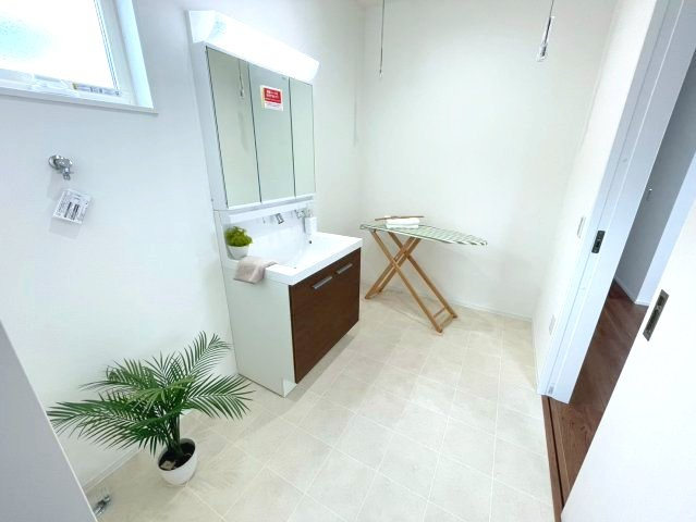 廿日市市宮内　№36697の脱衣所|物干し付の
洗面スペースです。