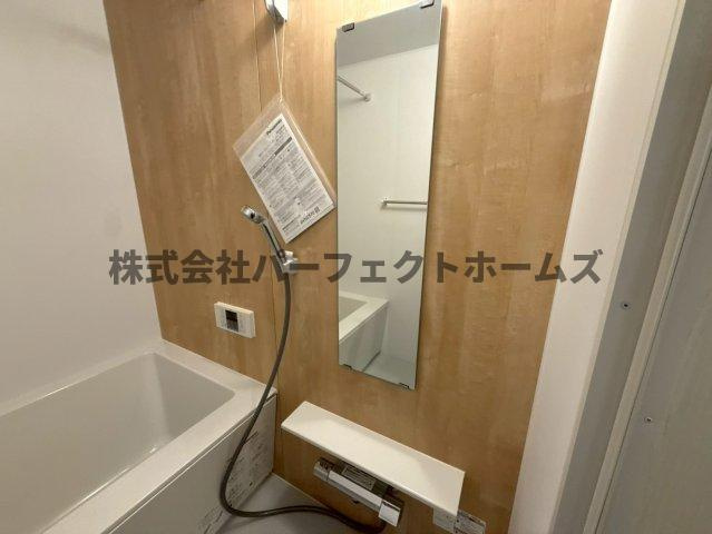 高野道ガレージハウスA棟の浴室|ゆったり過ごせるお風呂です