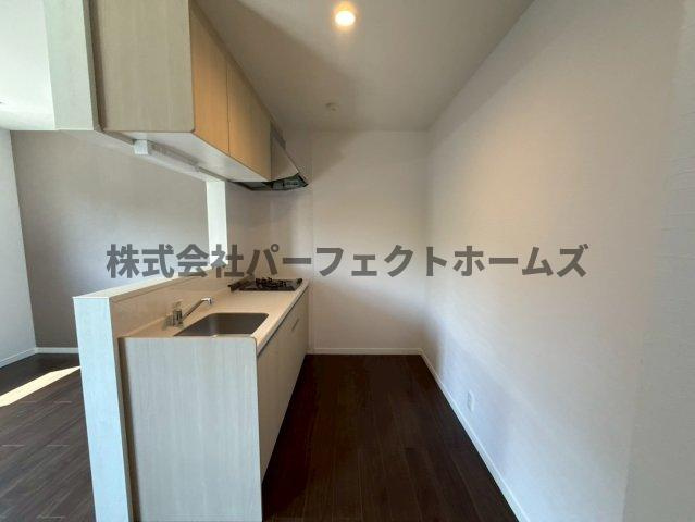 高野道ガレージハウスA棟のキッチン|キッチンでお料理をお楽しみください