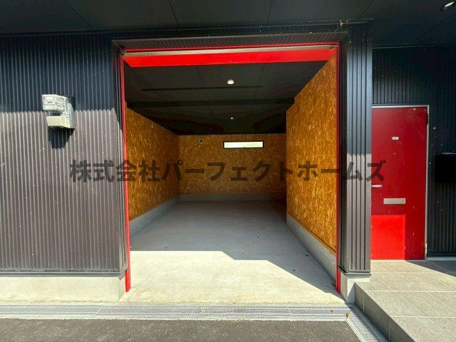 高野道ガレージハウスA棟の駐車場|駐車場があります