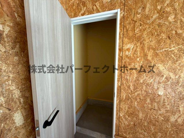 高野道ガレージハウスA棟の収納|ちょっとした収納スペースも充実しています