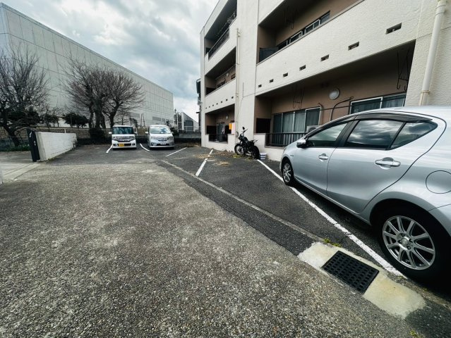 コーポ光の駐車場