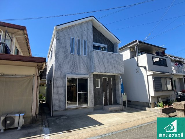 明石市大久保町大窪　中古一戸建ての外観|周辺は落ち着いた街並みの住宅地！子育てがしやすい住環境です！気になることがありましたら、お気軽にお問い合わせください！