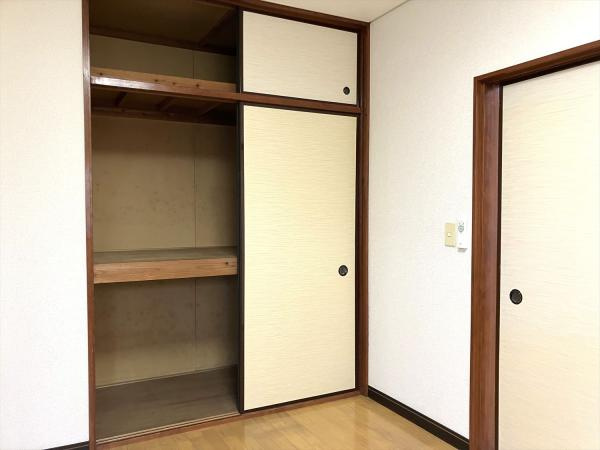 洋室　押入