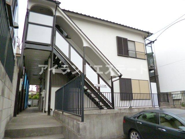 アルカディア弦巻　キッチンに窓　通風良好　シューズボックスのエントランス