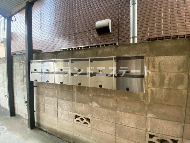 アルカディア弦巻　キッチンに窓　通風良好　シューズボックスのその他共用部分