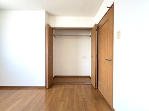 センチュリーパーク善進本町1番館の収納|清潔なロビーです