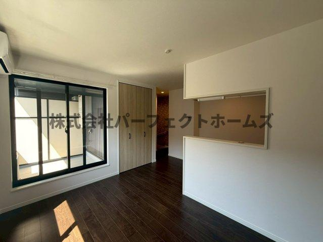 高野道ガレージハウスA棟の洋室|洋室です