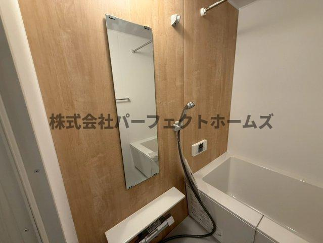 高野道ガレージハウスA棟の浴室|ゆったり過ごせるお風呂です