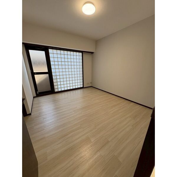 アーデンコート住吉川の居間・リビング