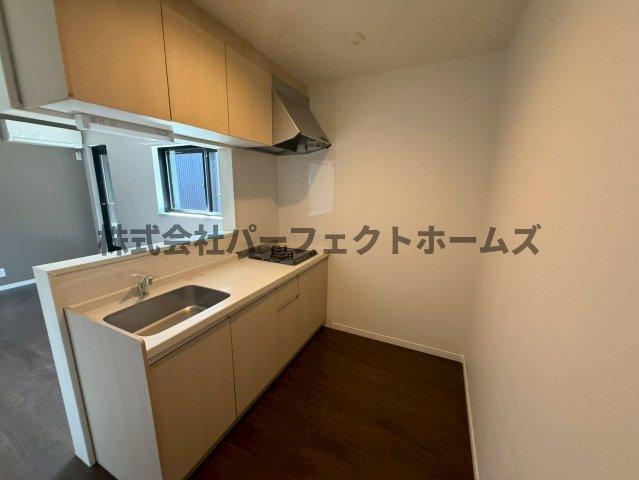 高野道ガレージハウスA棟のキッチン|キッチンでお料理をお楽しみください