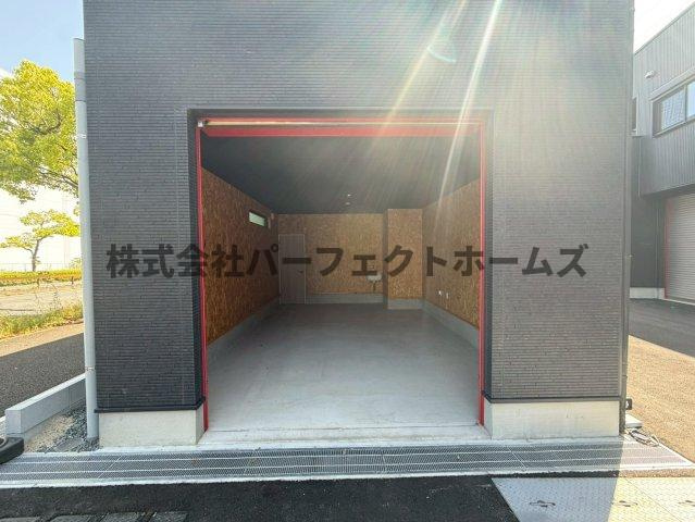 高野道ガレージハウスA棟の駐車場|駐車場があります