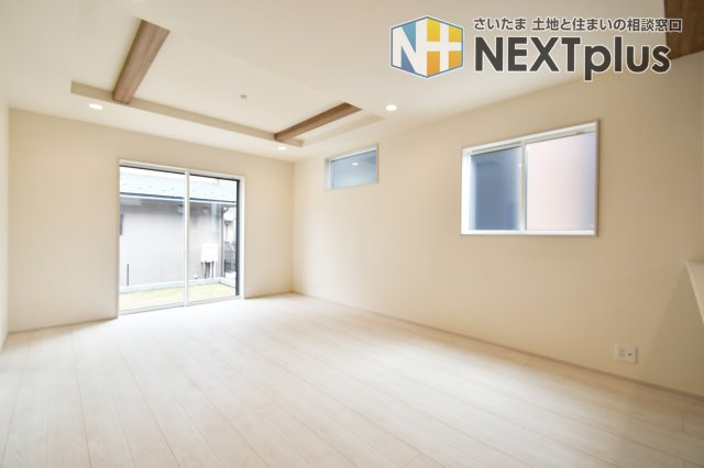 桶川市北1丁目8期　全2棟　2号棟の居間・リビング