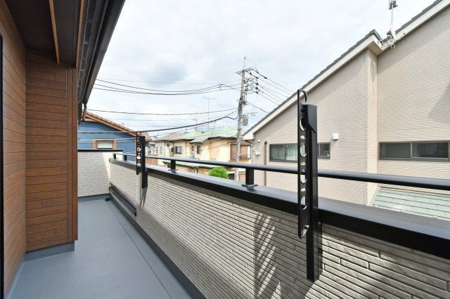 桶川市北1丁目8期　全2棟　2号棟のバルコニー