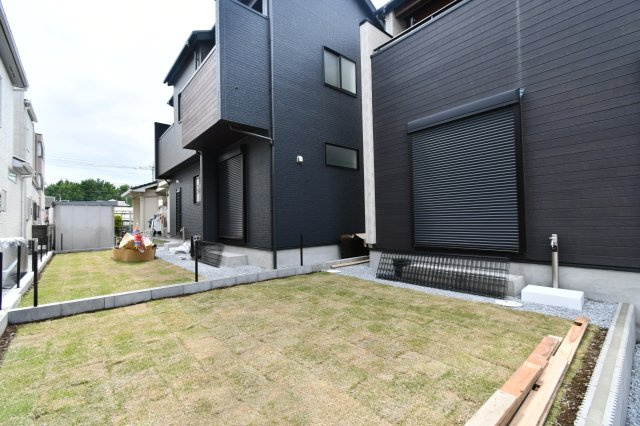 桶川市北1丁目8期　全2棟　2号棟の庭