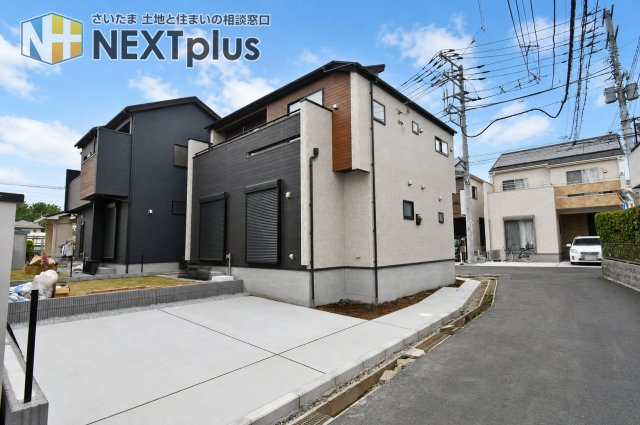 桶川市北1丁目8期　全2棟　2号棟の前面道路含む現地写真