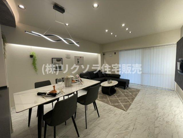 星和菊ヶ丘ハイツのダイニング|LDK16.3帖　家具・照明付き
■物件内覧・資金計画相談・住宅ローン相談、リフォーム相談、お問合せ受付中■
※当日・翌日のご内覧、ご相談はお電話でのお問合せがスムーズです！
