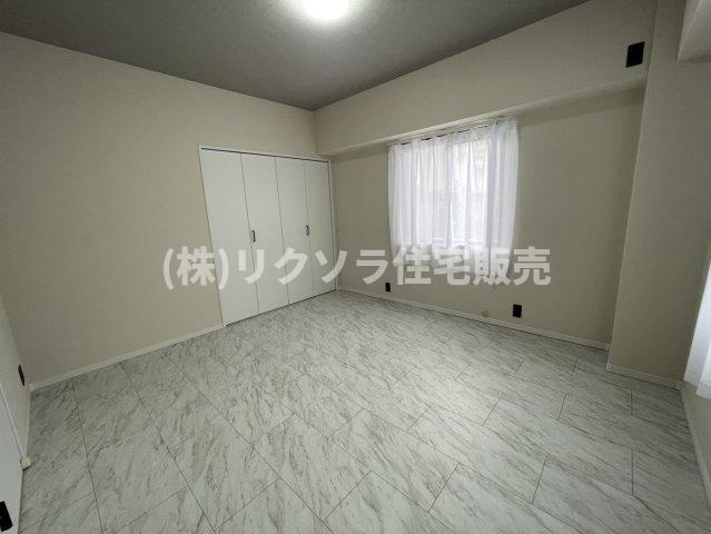 星和菊ヶ丘ハイツの洋室|洋室7.4帖
■物件内覧・資金計画相談・住宅ローン相談、リフォーム相談、お問合せ受付中■
※当日・翌日のご内覧、ご相談はお電話でのお問合せがスムーズです！