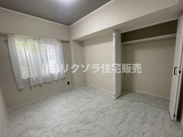 星和菊ヶ丘ハイツの寝室|洋室5.0帖
■物件内覧・資金計画相談・住宅ローン相談、リフォーム相談、お問合せ受付中■
※当日・翌日のご内覧、ご相談はお電話でのお問合せがスムーズです！
