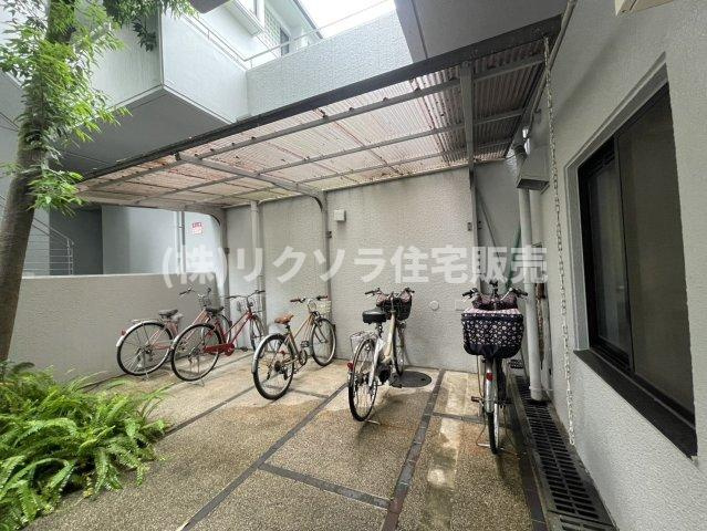 星和菊ヶ丘ハイツの駐輪場|■物件内覧・資金計画相談・住宅ローン相談、リフォーム相談、お問合せ受付中■
※当日・翌日のご内覧、ご相談はお電話でのお問合せがスムーズです！