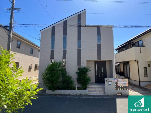 明石市大久保町大久保町　中古一戸建ての外観|周辺は落ち着いた街並みの住宅地！子育てがしやすい住環境です！気になることがありましたら、お気軽にお問い合わせください！