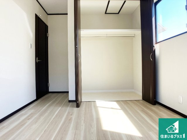 明石市大久保町大久保町　中古一戸建ての洋室|シンプルな洋室は、自分好みのインテリアが楽しめます♪