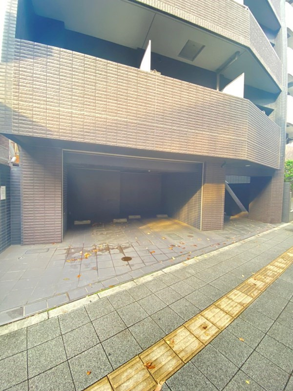 グランデュオ三宿の駐車場|駐車場に車を止められます