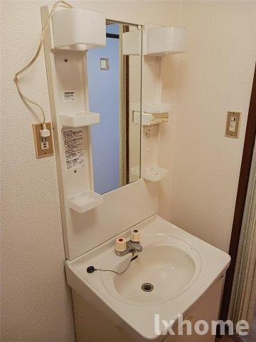 オークマンションの洗面所|脱衣スペースもあります