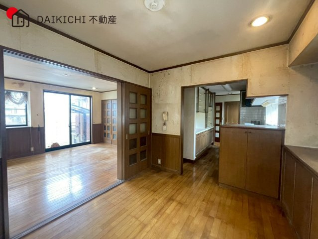 【居間・リビング】 | 川越市伊勢原町4丁目　中古戸建