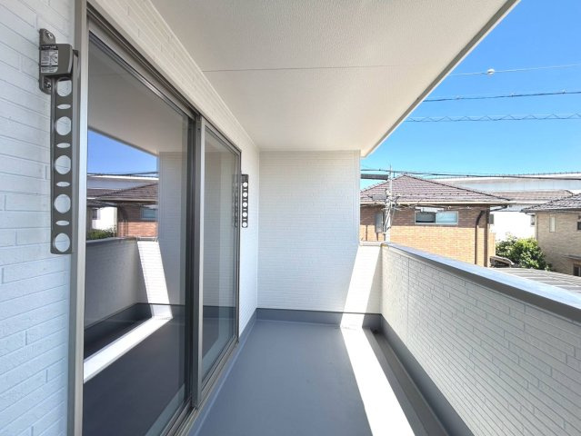 【商談中】リーブルガーデン　一宮市蓮池第３　全２区画分譲のバルコニー|バルコニーは南向きで洗濯物もよく乾きます！強度と表面積硬度を持つFPRで防水しています。