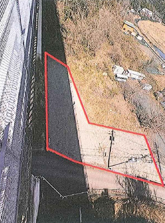 愛甲郡愛川町半原の売地の前面道路含む現地写真