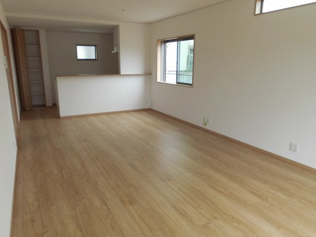 高津橋戸建の居間・リビング
