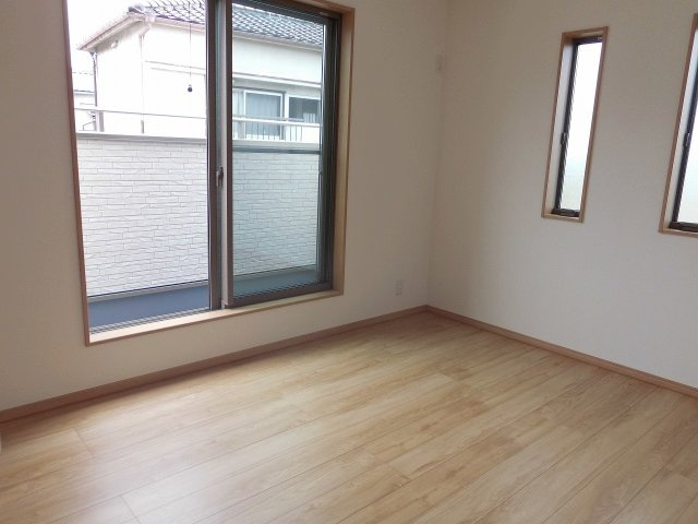 高津橋戸建の洋室