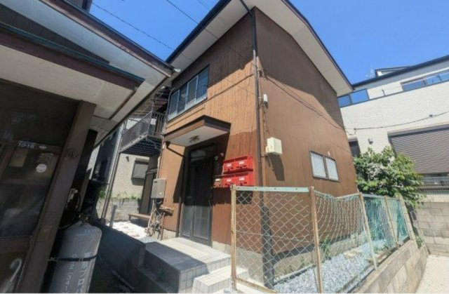 富士見市関沢2丁目貸家の外観