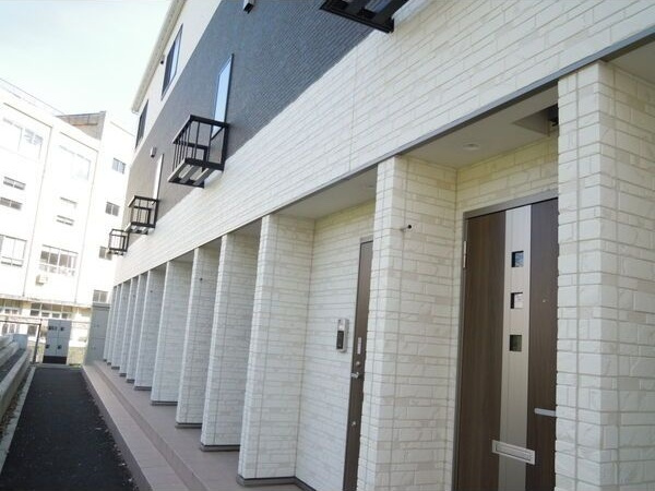 シティハウス長田町の玄関
