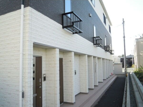 シティハウス長田町の玄関