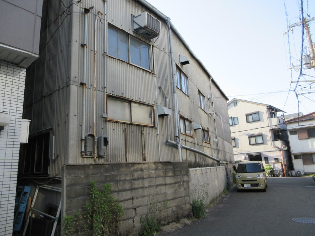 大東市氷野３丁目の工場