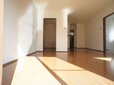 【居間・リビング】 | 飯島コーポ5号棟 | 快適に過ごせるエアコンが付いています♪