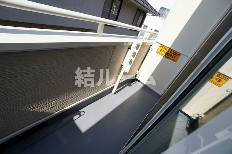 練馬区小竹町２丁目のアパートのバルコニー