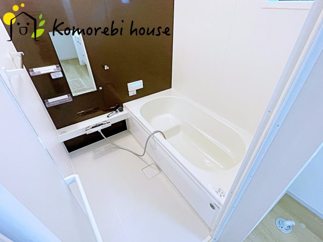 桶川市朝日　4期　新築戸建て　ケイアイグレイス　01の浴室|落ち着いた空間のお風呂です